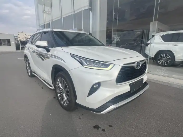 Toyota Highlander 2022 Model Hybrid 2.5L 4WD Premium Edition 7 seat – фото 3