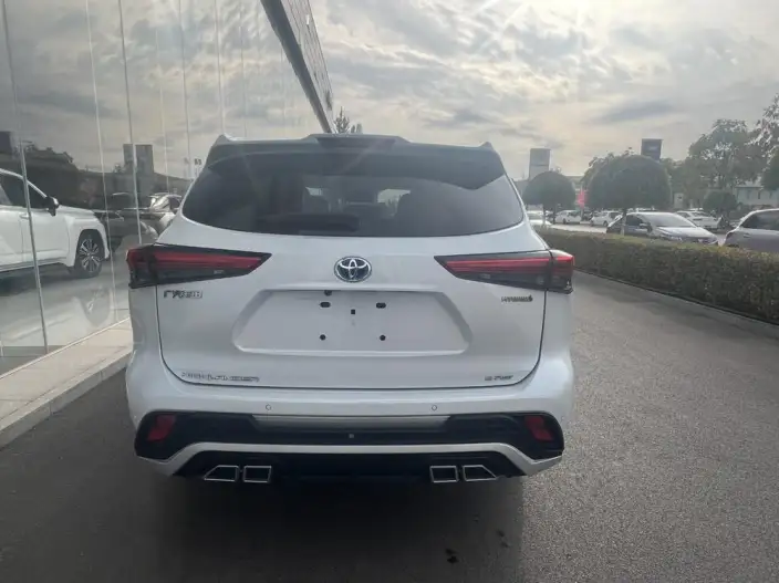 Toyota Highlander 2022 Model Hybrid 2.5L 4WD Premium Edition 7 seat – фото 5
