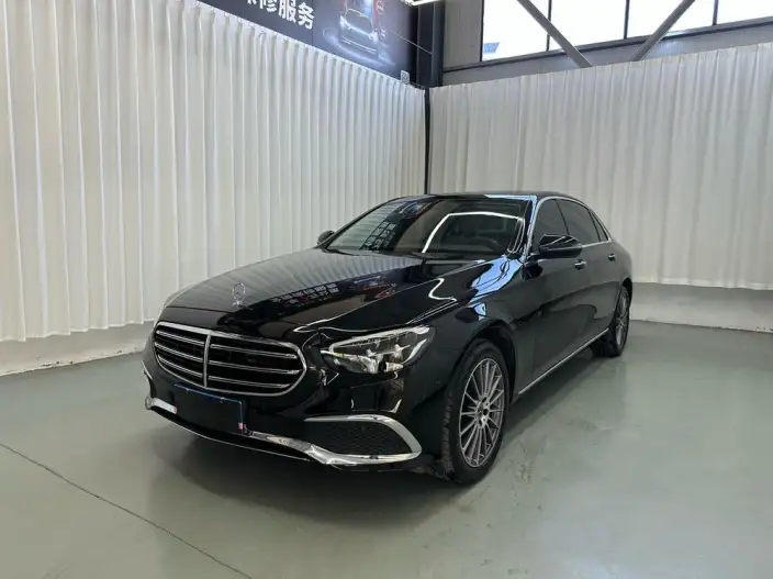 Mercedes-Benz E-Class 2023 Model E 260 L sedan – фото 1