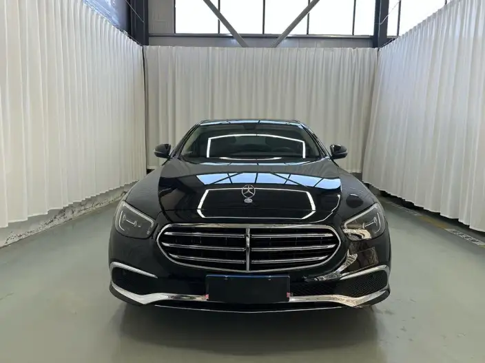 Mercedes-Benz E-Class 2023 Model E 260 L sedan – фото 2