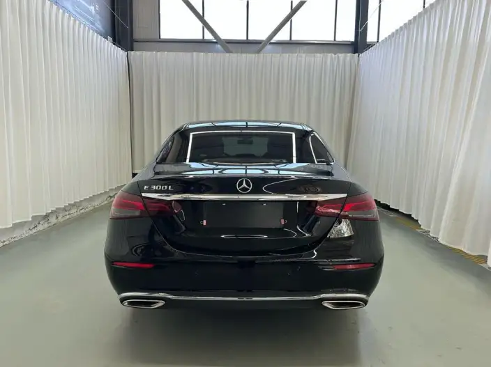 Mercedes-Benz E-Class 2023 Model E 260 L sedan – фото 5