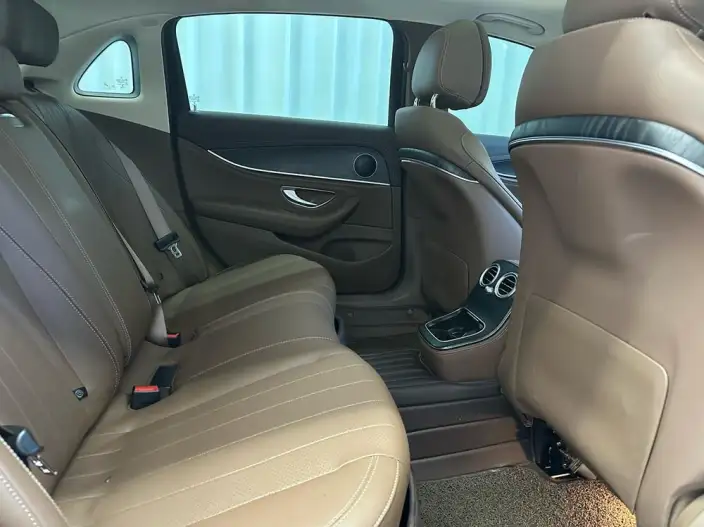Mercedes-Benz E-Class 2023 Model E 260 L sedan – фото 10