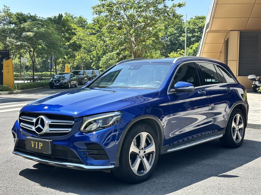 Mercedes-Benz GLC 2017 GLC 260 4MATIC Luxury – фото 1