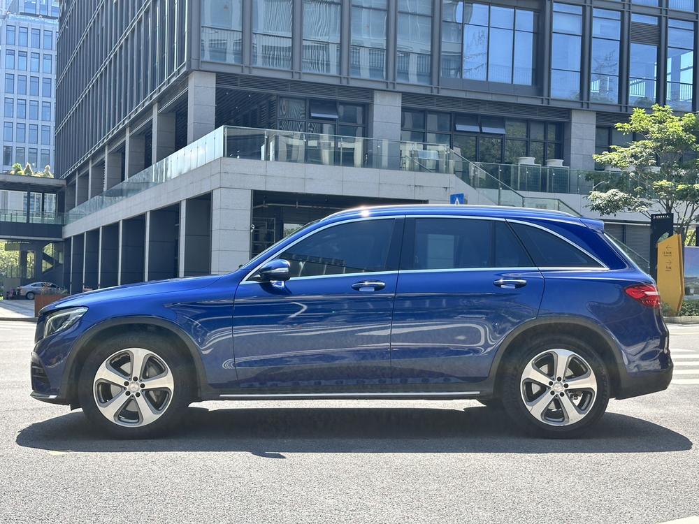 Mercedes-Benz GLC 2017 GLC 260 4MATIC Luxury – фото 4