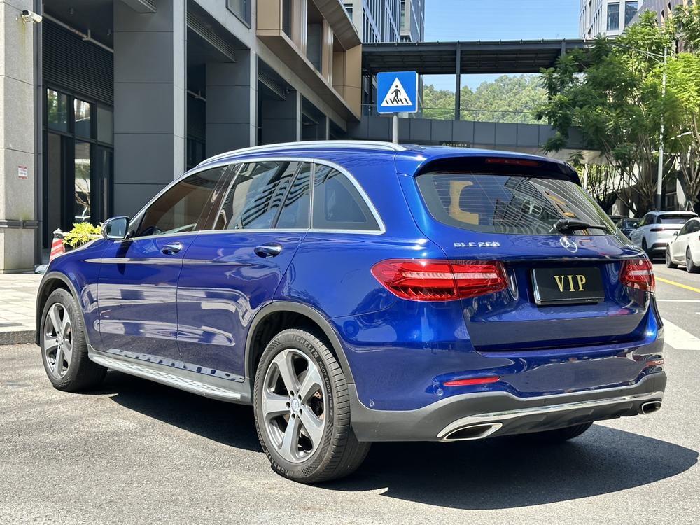 Mercedes-Benz GLC 2017 GLC 260 4MATIC Luxury – фото 5