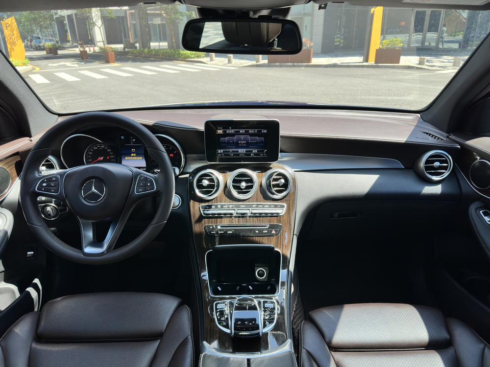 Mercedes-Benz GLC 2017 GLC 260 4MATIC Luxury – фото 14