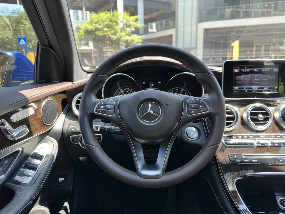 Mercedes-Benz GLC 2017 GLC 260 4MATIC Luxury – фото 15