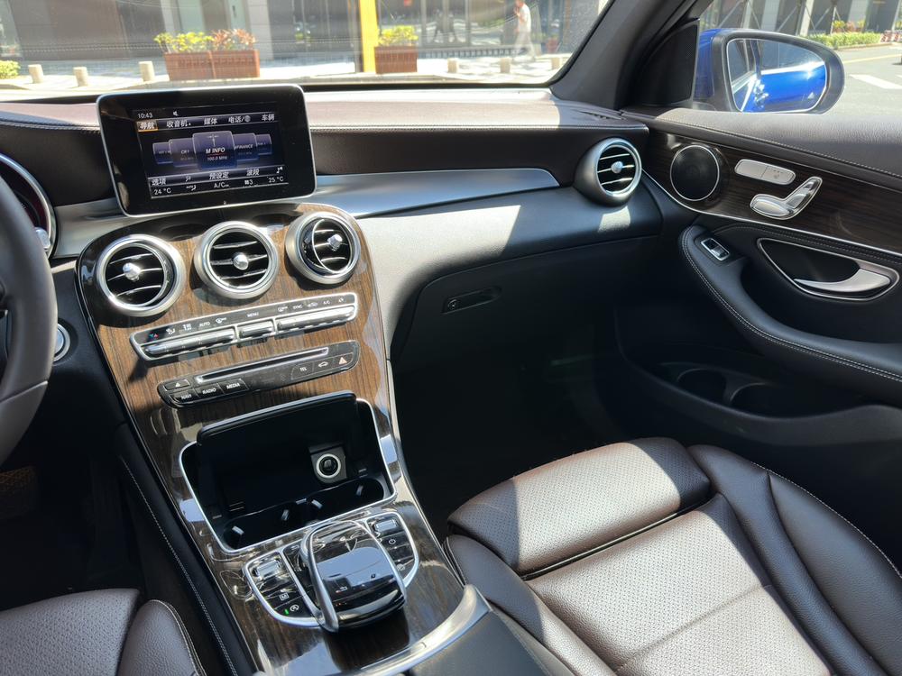 Mercedes-Benz GLC 2017 GLC 260 4MATIC Luxury – фото 16