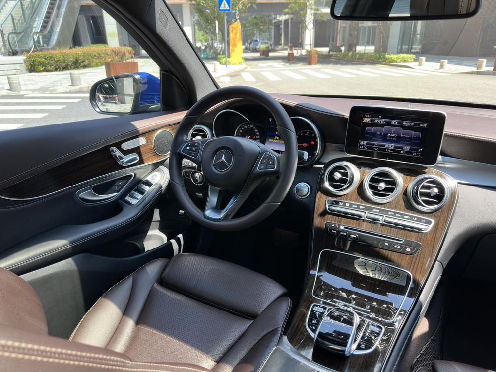 Mercedes-Benz GLC 2017 GLC 260 4MATIC Luxury – фото 17