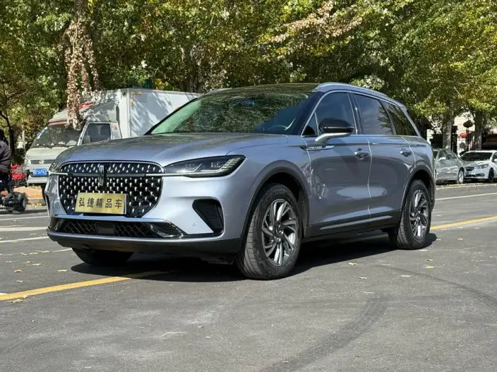 Lincoln Corsair 2023 Model 2.0T 2WD Exclusive Edition – фото 1