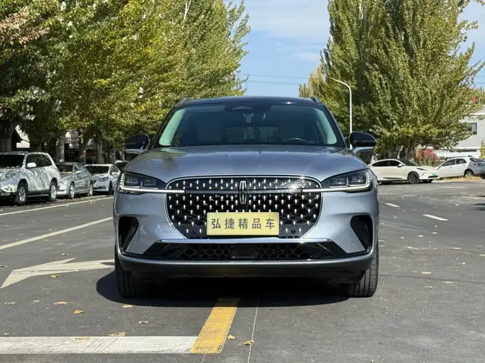 Lincoln Corsair 2023 Model 2.0T 2WD Exclusive Edition – фото 2