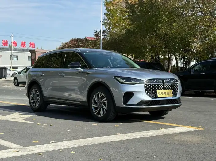 Lincoln Corsair 2023 Model 2.0T 2WD Exclusive Edition – фото 3