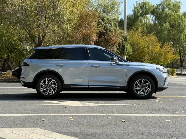 Lincoln Corsair 2023 Model 2.0T 2WD Exclusive Edition – фото 7