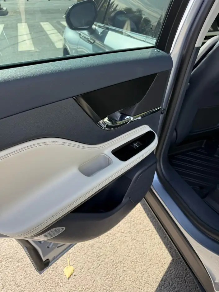 Lincoln Corsair 2023 Model 2.0T 2WD Exclusive Edition – фото 8
