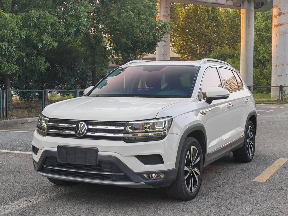 Volkswagen Tharu 2022 330TSI 4WD Luxury – фото 1