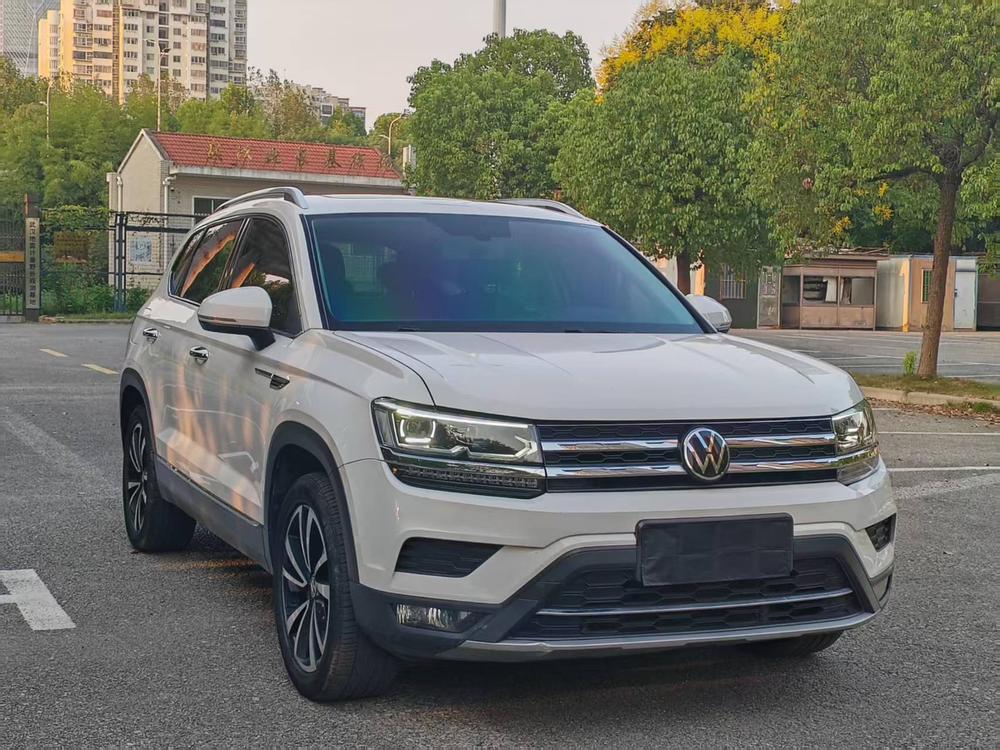 Volkswagen Tharu 2022 330TSI 4WD Luxury – фото 3