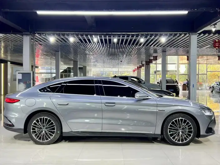 BYD Han DM 2024 Model DM-i Honor Edition 121KM Zunrong Model – фото 6