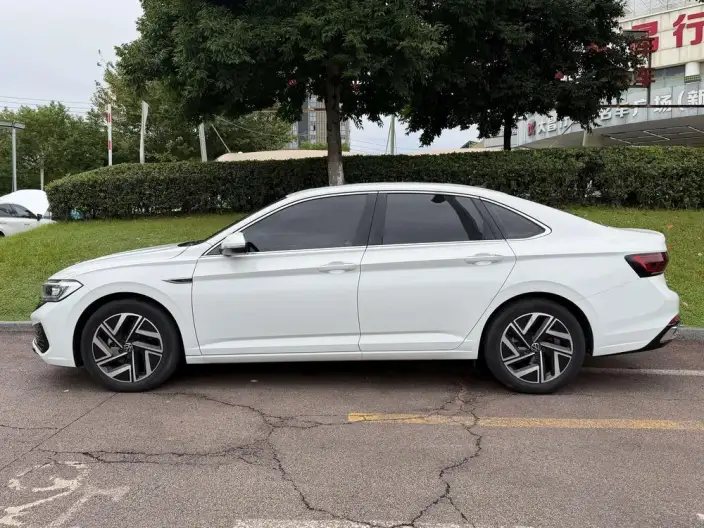 Volkswagen Sagitar 2023 Model 300TSI DSG Beyond Edition – фото 3