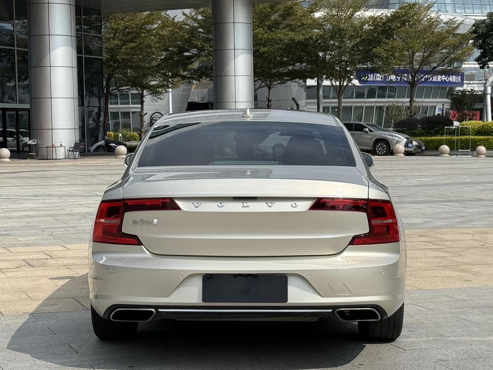 Volvo S90 2018 T4 Intelligent Far – фото 6