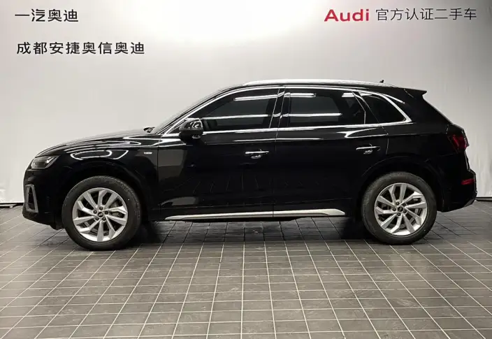 Audi Q5L 2022 Model 40T Luxury Dynamic Model – фото 3