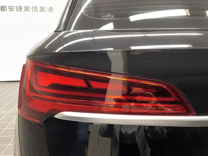 Audi Q5L 2022 Model 40T Luxury Dynamic Model – фото 6