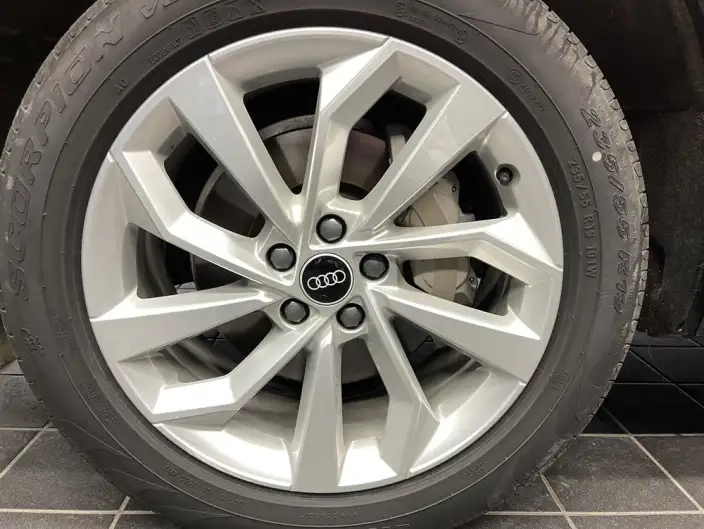 Audi Q5L 2022 Model 40T Luxury Dynamic Model – фото 10