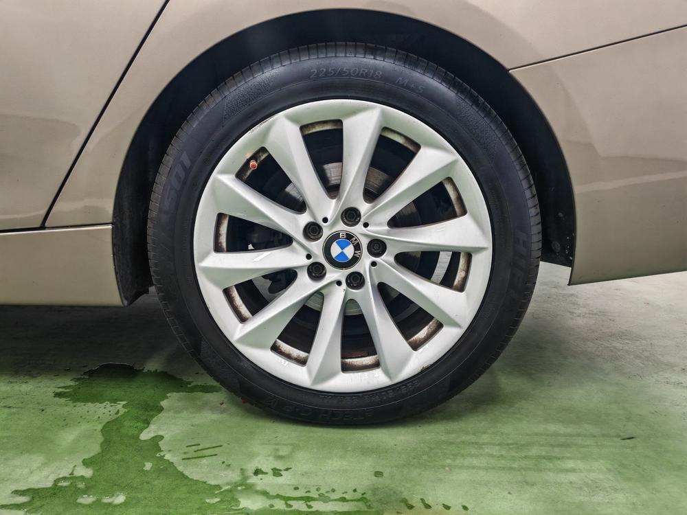 BMW 3 Series GT 2018 320i Fashion – фото 9