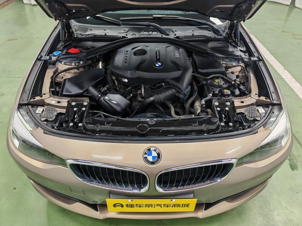 BMW 3 Series GT 2018 320i Fashion – фото 10