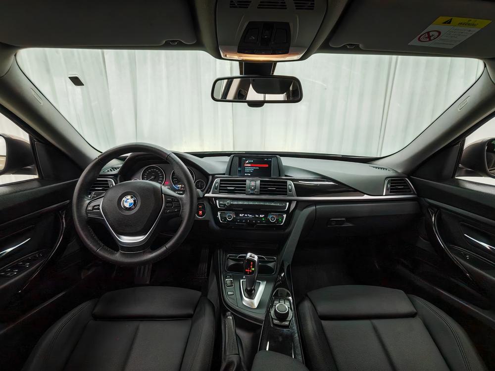 BMW 3 Series GT 2018 320i Fashion – фото 14