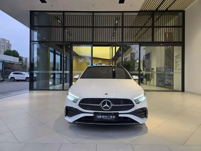 Mercedes-Benz A-class 2023 Model A 200 L Sports sedan Fashion Edition – фото 2