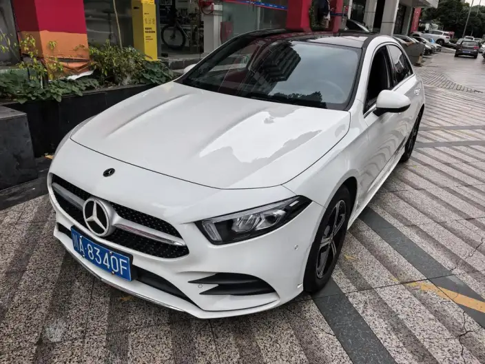 Mercedes-Benz A-class 2022 Model Facelift II A 200 L Sports sedan Fashion Edition – фото 1