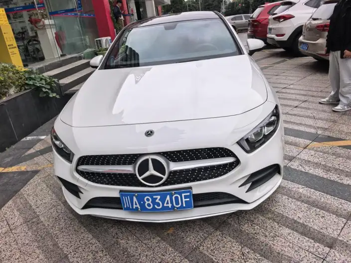 Mercedes-Benz A-class 2022 Model Facelift II A 200 L Sports sedan Fashion Edition – фото 2