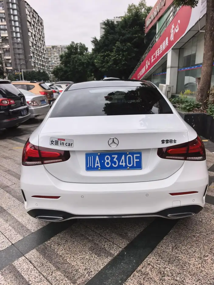 Mercedes-Benz A-class 2022 Model Facelift II A 200 L Sports sedan Fashion Edition – фото 3