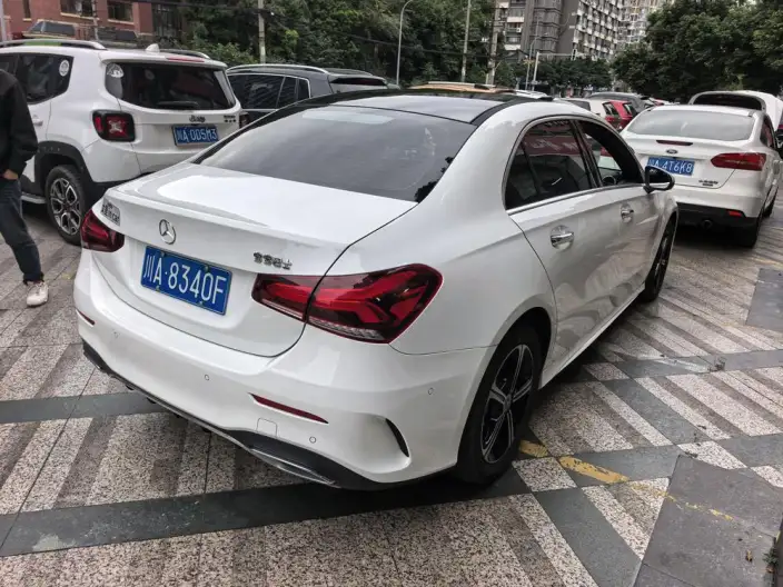 Mercedes-Benz A-class 2022 Model Facelift II A 200 L Sports sedan Fashion Edition – фото 4
