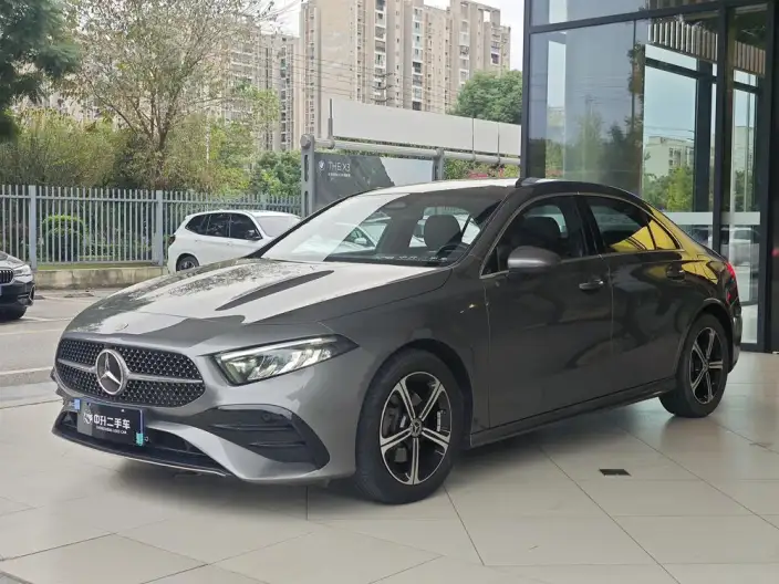 Mercedes-Benz A-class 2023 Model A 200 L Sports sedan Fashion Edition – фото 1