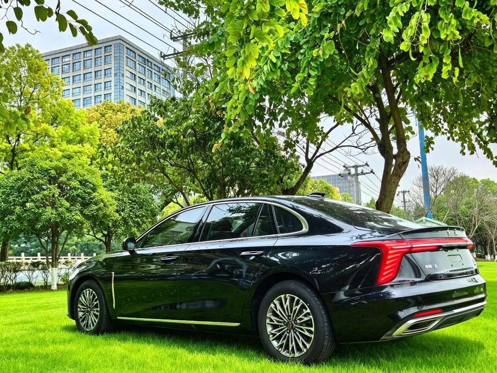Hongqi H5 2023 2.0T Automatic Smart Connect Flag Smooth – фото 4