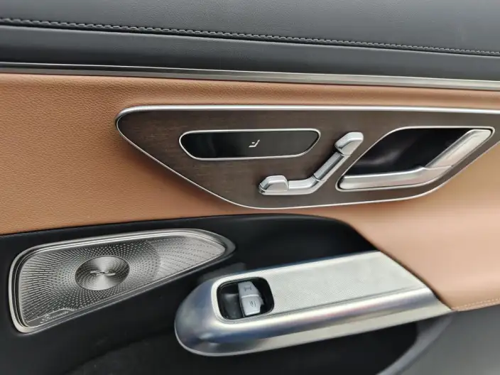 Mercedes-Benz E-Class 2024 Model E 300 L Luxury Model sedan – фото 7
