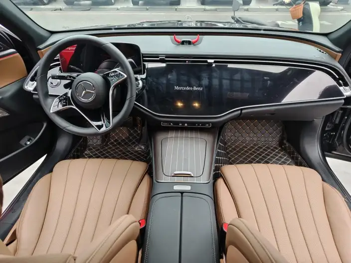 Mercedes-Benz E-Class 2024 Model E 300 L Luxury Model sedan – фото 9