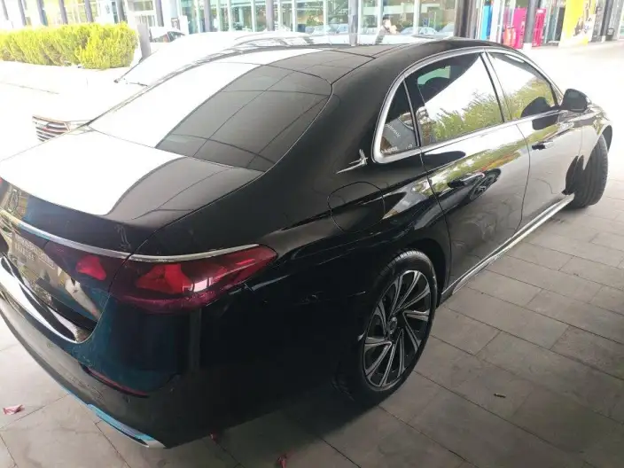 Mercedes-Benz E-Class 2025 Model E 300 L Luxury Model sedan – фото 4
