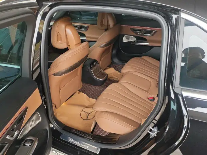Mercedes-Benz E-Class 2025 Model E 300 L Luxury Model sedan – фото 8