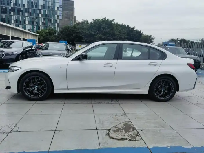 BMW 3 Series 2025 Model 330Li M Sports Night Set – фото 3