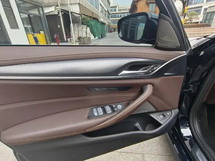 BMW 5 Series PHEV 2022 Model Facelift 535Le Pioneer Edition M Sports Set – фото 10