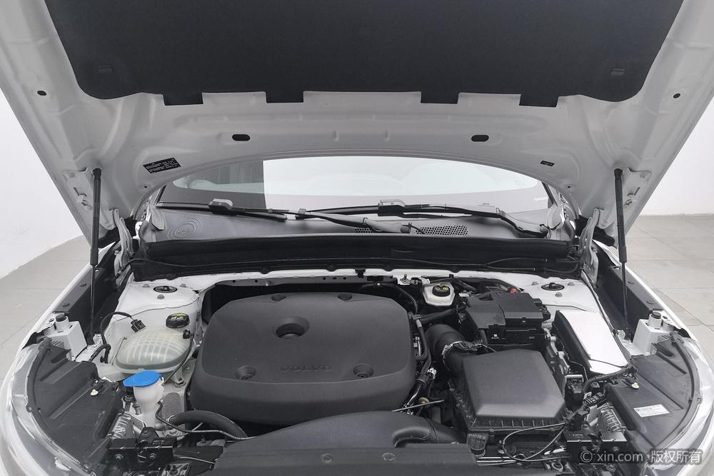 Volvo XC40 2021 T4 4WD Smart Enjoy Sport – фото 5