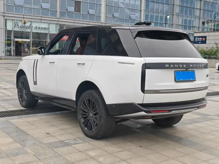 Range Rover 2023 Model 3.0 L6 360PS Shengshi Edition