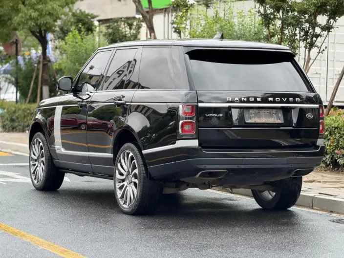 Range Rover 2022 Model 3.0 L6 360PS Shengshi Edition