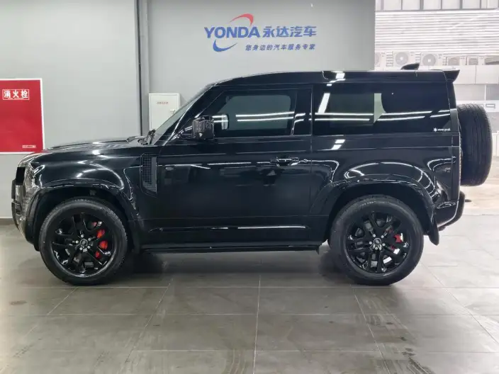 Land Rover Defender 2023 Model 90 3.0T P400 XS