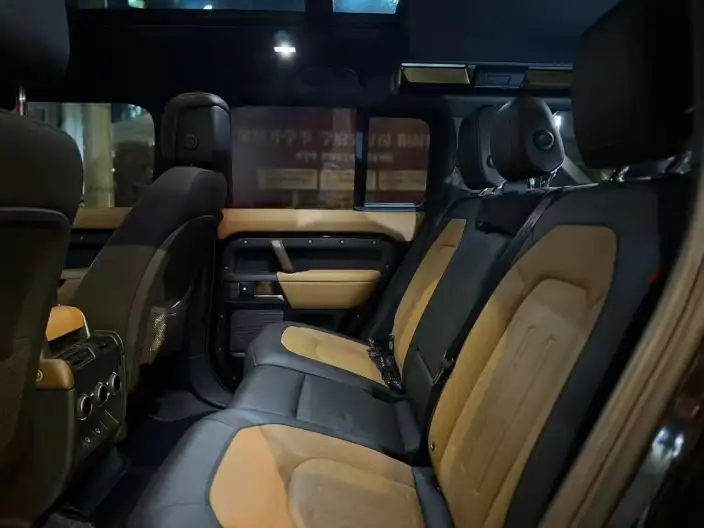 Land Rover Defender 2024 Model 110 3.0T P400 XS – фото 9