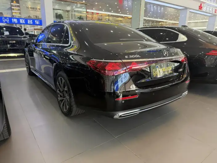 Mercedes-Benz E-Class 2025 Model E 300 L Luxury Model sedan – фото 4