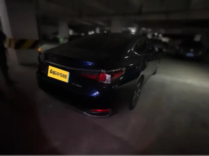 Lexus ES 2022 Model 200 Superior Edition