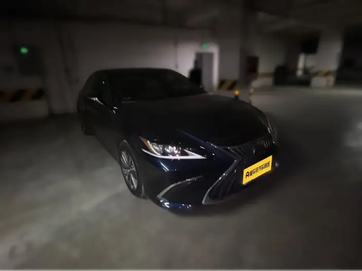 Lexus ES 2022 Model 200 Superior Edition